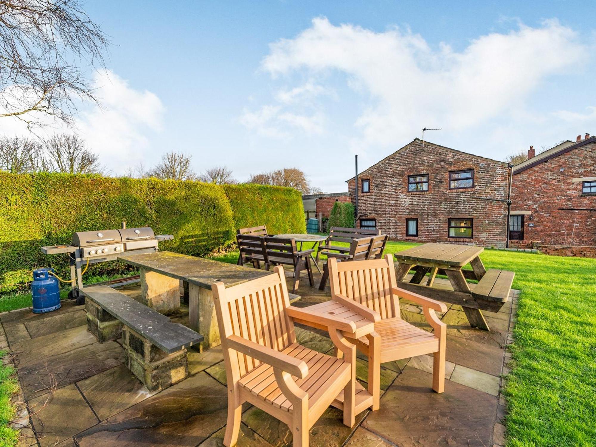 Вилла The Barn Poulton-le-Fylde Экстерьер фото